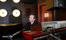 Jarema Pogwizd muzyk zespół Hey Now Band Kraków. Oprawa muzyczna imprez firmowych i okolicznościowych.