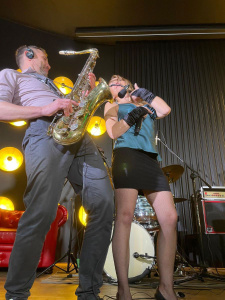 Muzyczny zespół eventowy Hey Nowe Bandna imprezy i eventy.