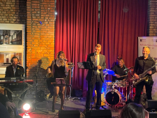 Zespół muzyczny na imprezy firmowe i okolicznościowe Hey Now Band z Krakowa.